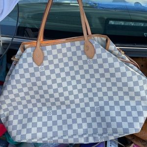 Authentic LOUIS VUITTON DAMIER GM